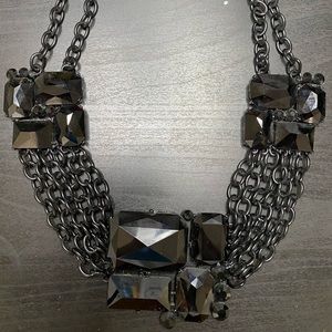 BLACK BULKY NECKLACE